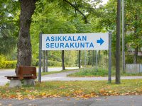 Kiinteistöopaste alumiinia. 2-puoleinen, tarratekstit.