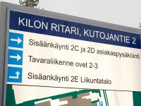 Kiinteistöopaste kantattu alumiiniA tarrateksteillä.